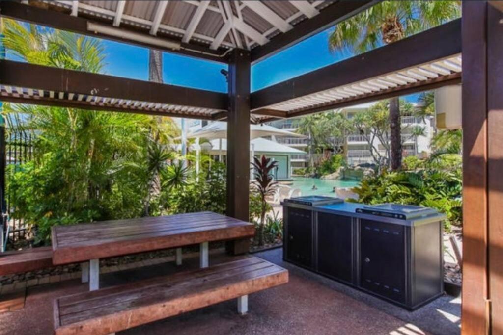 Resort Queen Studio At Alex Beach Resort Alexandra Headland Exteriér fotografie